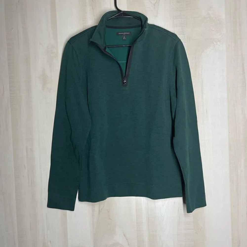 Banana‎ Republic forest Hunter green long sleeve pullover, size medium